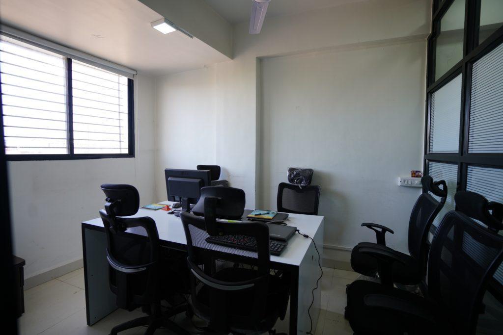 6 seater Office Space